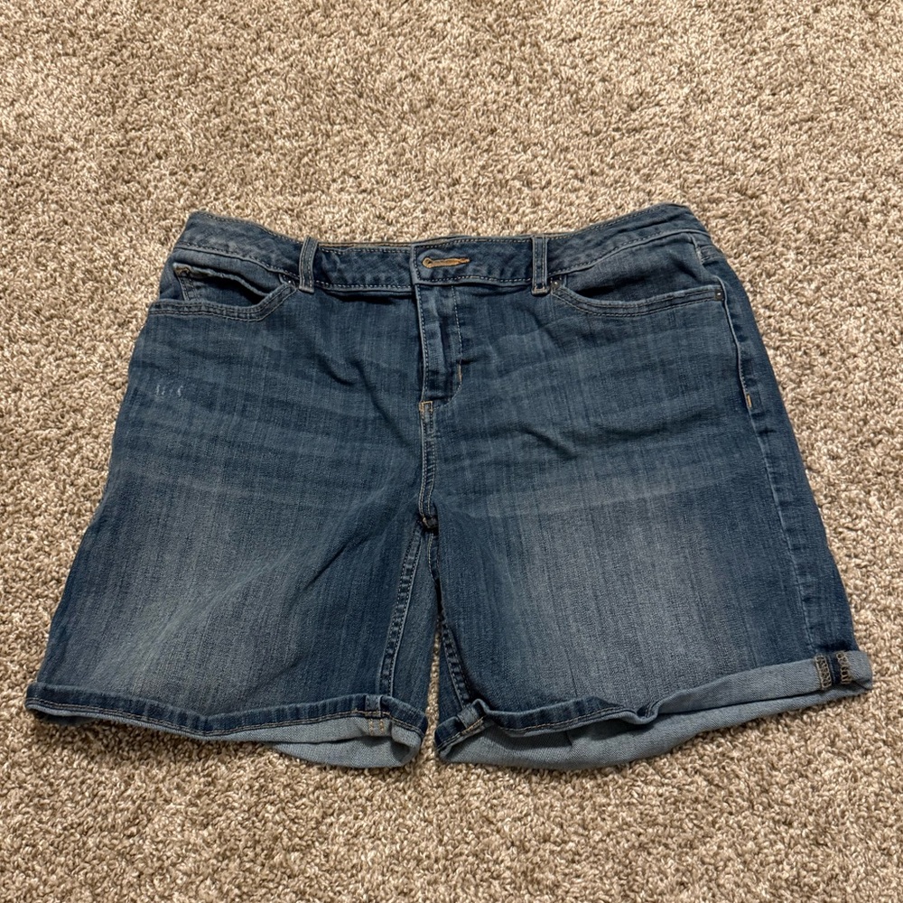 Simply Vera Wang Shorts